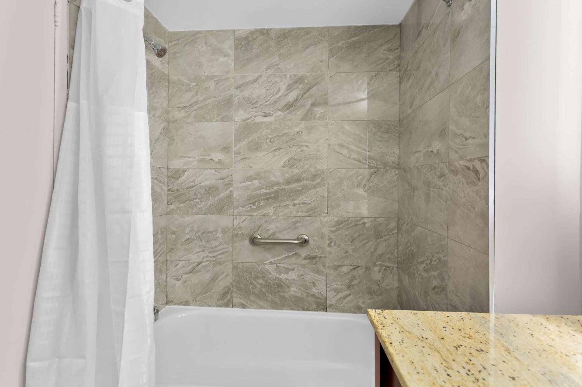 Surestay Plus By Best Western ווינדזור מראה חיצוני תמונה