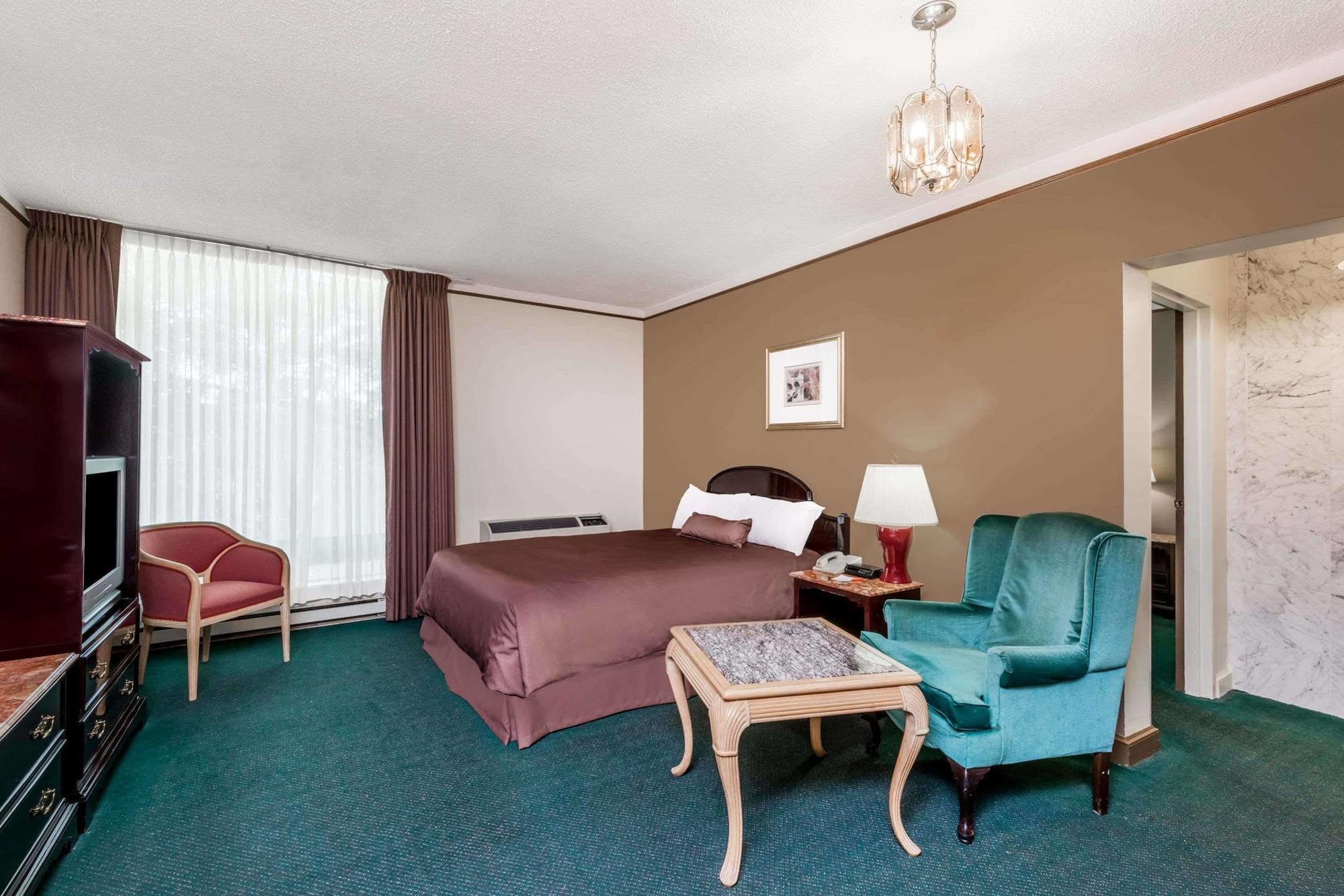 Surestay Plus By Best Western ווינדזור מראה חיצוני תמונה