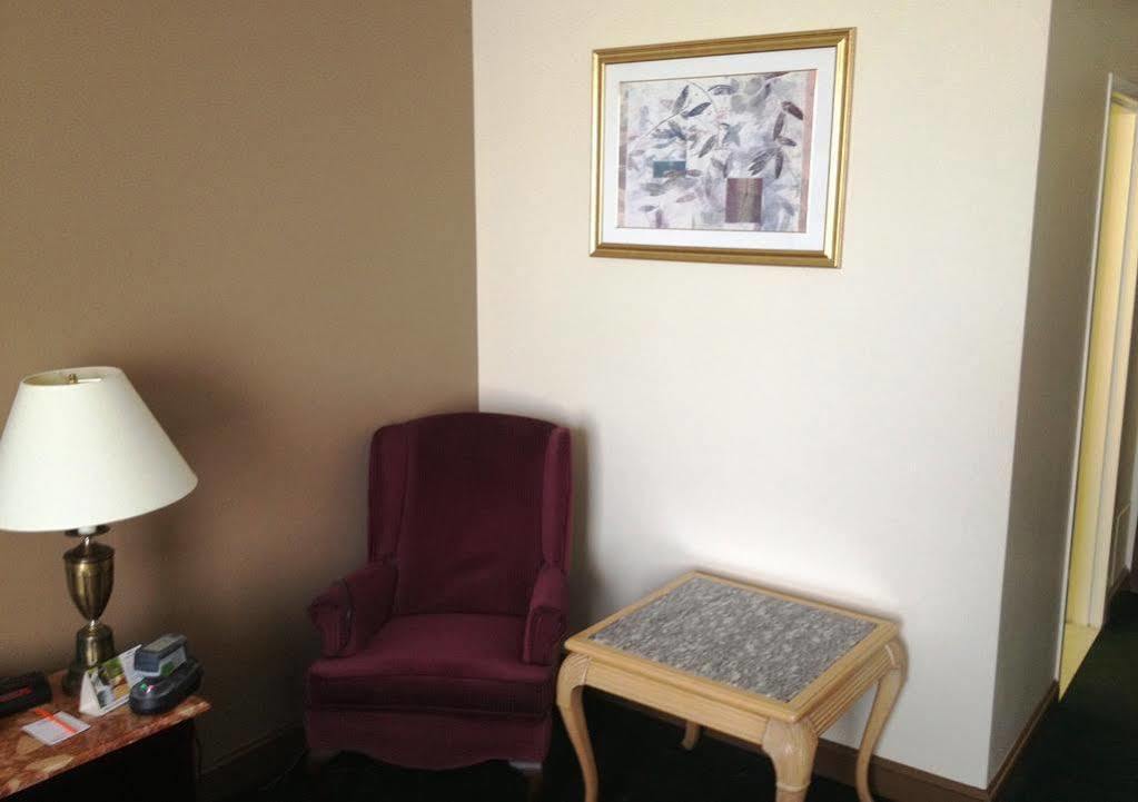 Surestay Plus By Best Western ווינדזור מראה חיצוני תמונה