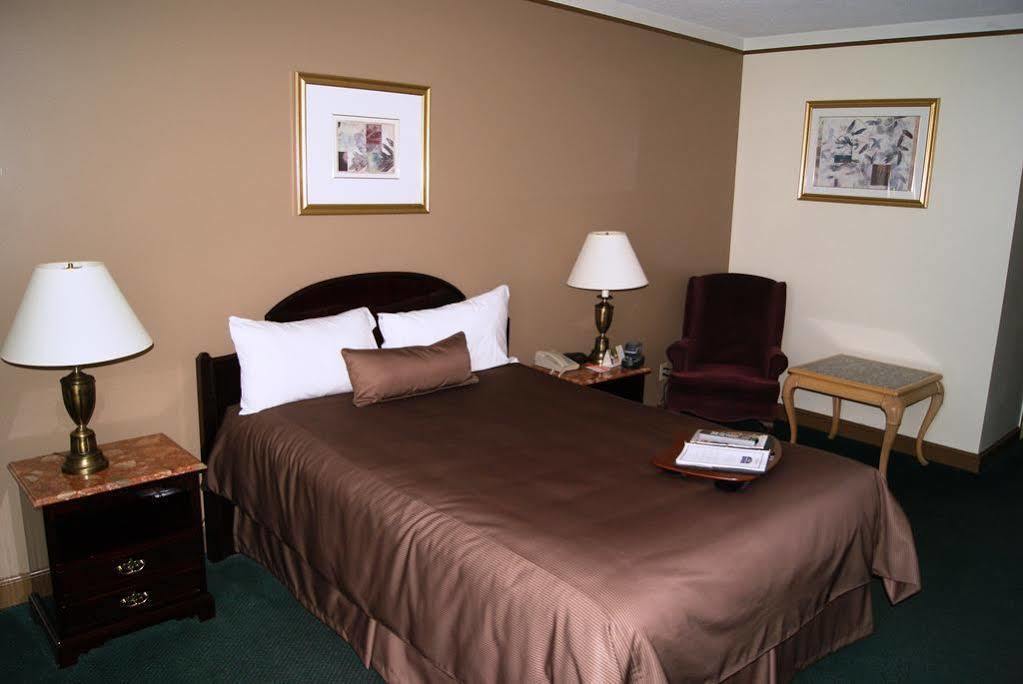 Surestay Plus By Best Western ווינדזור מראה חיצוני תמונה